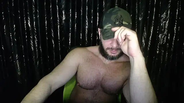 Snapshot of HotterLrgDom chatting on 25, 2, 2025 HotterLrgDom online show from 25, 2, 2025