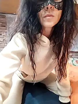 EmySkinny85 online show from 4, 1, 2025