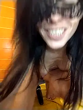 EmySkinny85 online show from 15, 1, 2025