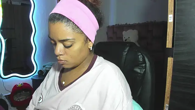 Snapshot of ladyrd1 chatting on 23, 2, 2026 ladyrd1 online show from 23, 2, 2026