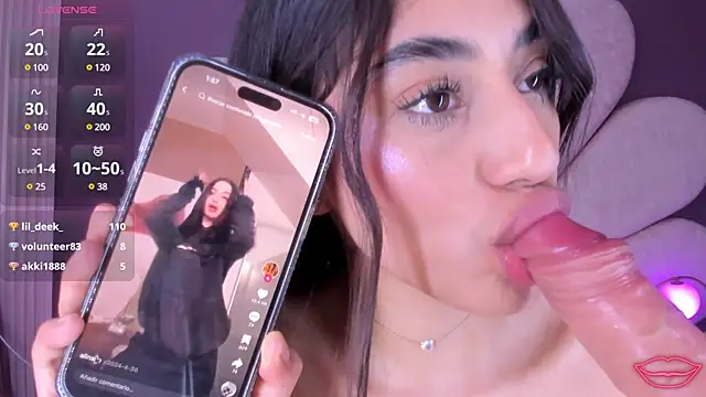 Snapshot of MarianaGarciaa__ chatting on 18, 2, 2025 MarianaGarciaa online show from 18, 2, 2025