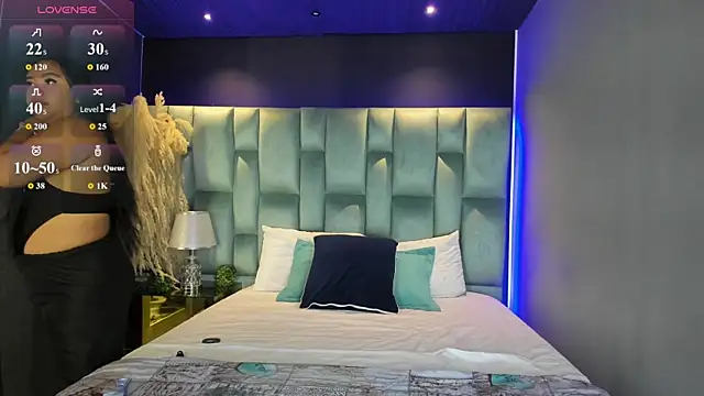 Snapshot of MarianaGarciaa__ chatting on 10, 9, 2025 MarianaGarciaa online show from 10, 9, 2025