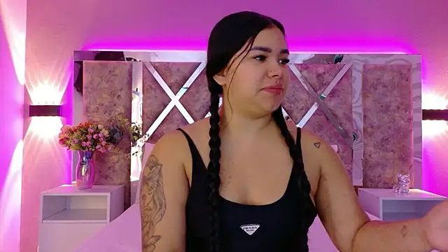 Snapshot of MarianaGarciaa__ chatting on 20, 9, 2025 MarianaGarciaa online show from 20, 9, 2025