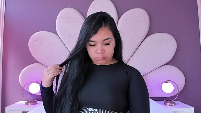 Snapshot of MarianaGarciaa__ chatting on 29, 9, 2025 MarianaGarciaa online show from 29, 9, 2025