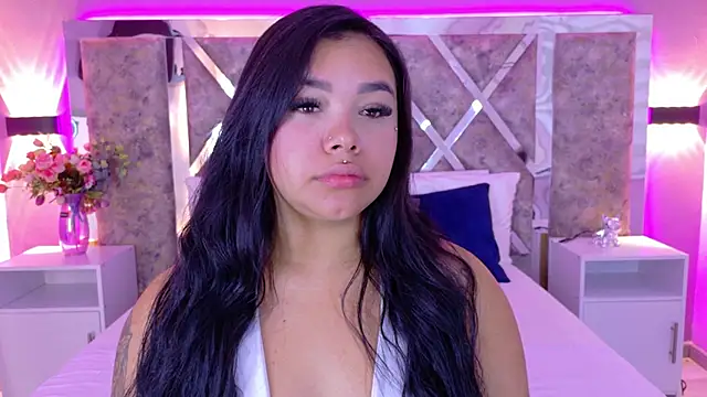 Snapshot of MarianaGarciaa__ chatting on 2, 10, 2025 MarianaGarciaa online show from 2, 10, 2025