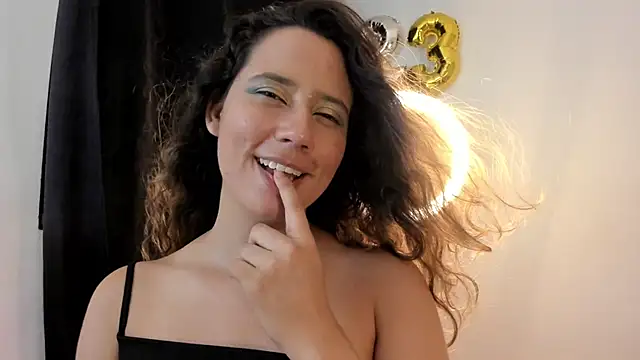 lovely kitt online show from 5, 3, 2025