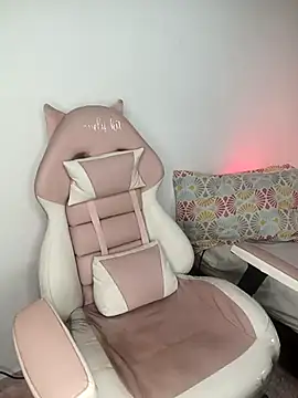 lovely kitt online show from 13, 3, 2025