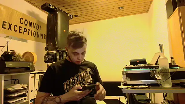 Snapshot of 112boy chatting on 9, 2, 2025 112boy online show from 9, 2, 2025