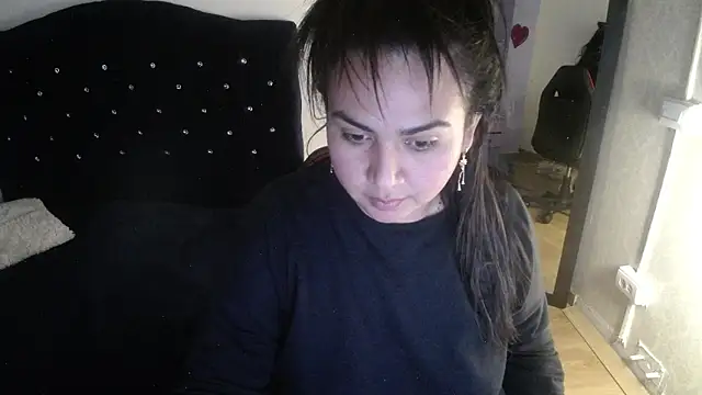 lucianaa 25 online show from 23, 12, 2024