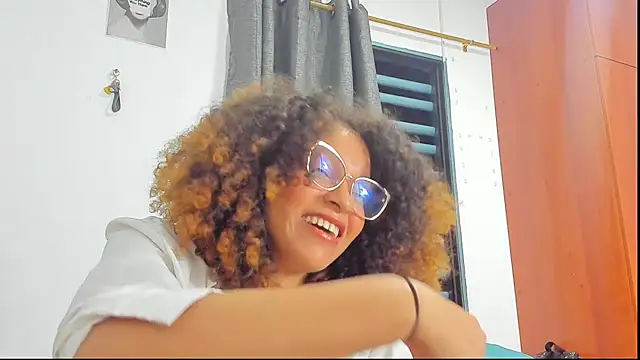 Snapshot of Ada_gales_ chatting on 30, 10, 2025 Ada gales online show from 30, 10, 2025