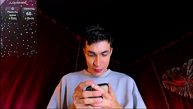 Snapshot of Angel_Snowhotxxx chatting on 12, 1, 2025 Angel Snowhotxxx online show from 12, 1, 2025