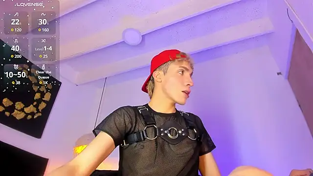 Snapshot of Angel_Snowhotxxx chatting on 11, 3, 2025 Angel Snowhotxxx online show from 11, 3, 2025