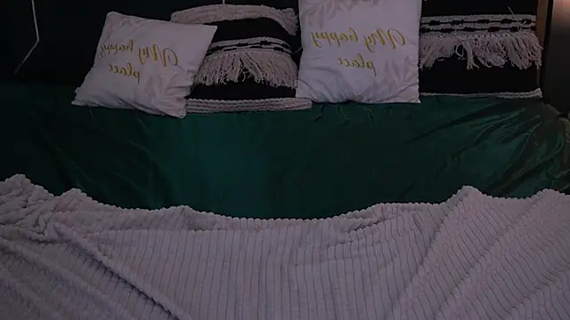 IceDanielles online show from 4, 11, 2025