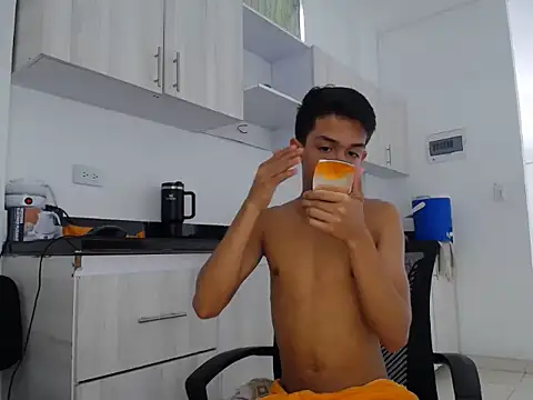 adams pervert love online show from 25, 2, 2025