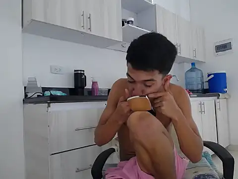 adams pervert love online show from 17, 3, 2025