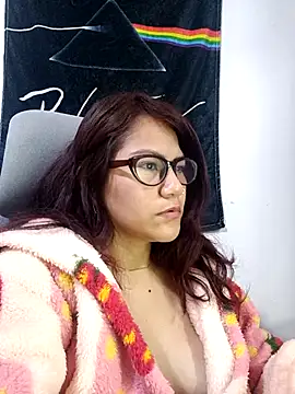 Snapshot of ZUCAAT chatting on 9, 10, 2025 ZUCAAT online show from 9, 10, 2025