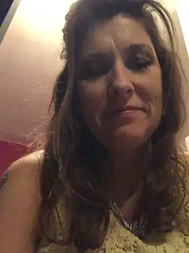 Snapshot of Lwhite1 chatting on 25, 12, 2024 Lwhite1 online show from 25, 12, 2024