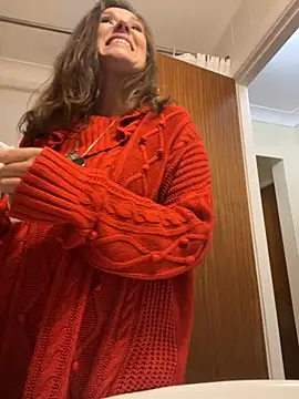 Snapshot of Lwhite1 chatting on 10, 10, 2025 Lwhite1 online show from 10, 10, 2025