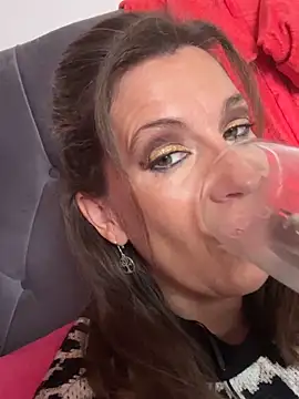 Snapshot of Lwhite1 chatting on 15, 10, 2025 Lwhite1 online show from 15, 10, 2025