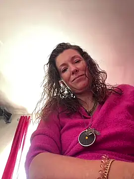 Lwhite1 online show from 11, 5, 2026