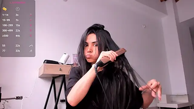 AnaHenao online show from 28, 11, 2025