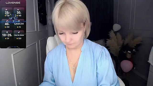 Snapshot of Juarnea chatting on 3, 3, 2025 Juarnea online show from 3, 3, 2025