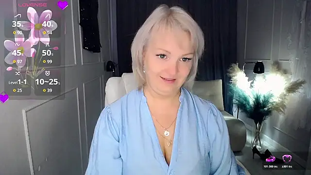 Snapshot of Juarnea chatting on 23, 10, 2025 Juarnea online show from 23, 10, 2025