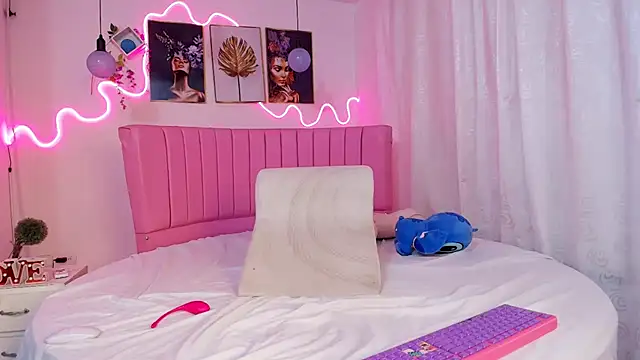 Azul horney online show from 13, 2, 2025