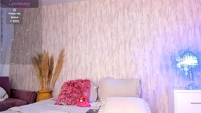 Snapshot of emily_parkerr chatting on 14, 1, 2025 emily parkerr online show from 14, 1, 2025