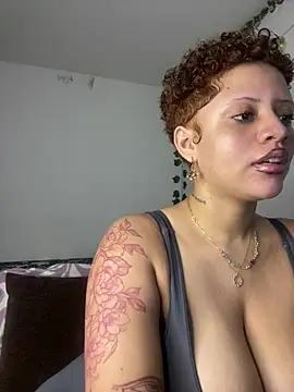 Snapshot of Charlotee_ chatting on 15, 4, 2026 Charlotee online show from 15, 4, 2026