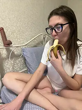 Snapshot of BeatriceTender chatting on 11, 2, 2025 BeatriceTender online show from 11, 2, 2025