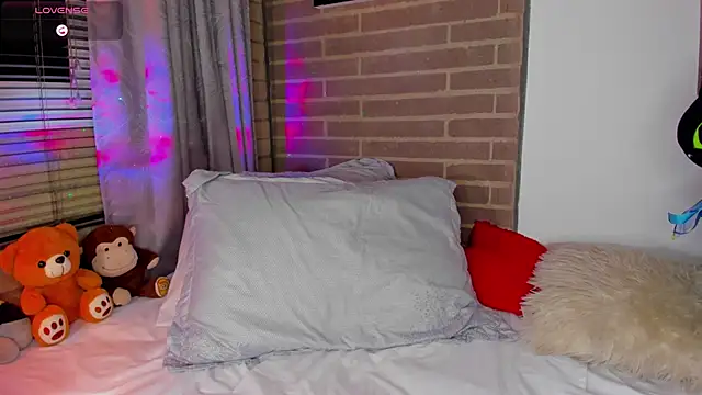 Snapshot of liam_oficial02 chatting on 6, 2, 2026 liam oficial02 online show from 6, 2, 2026