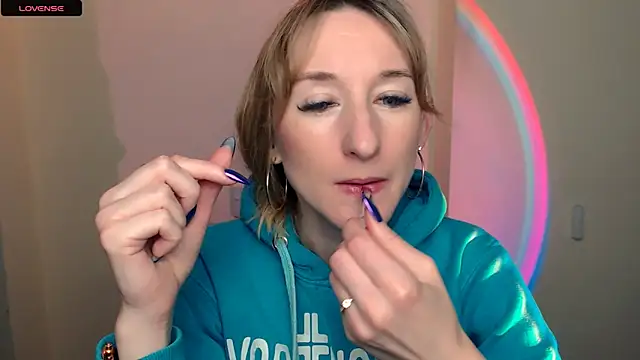 Snapshot of AmandaSell chatting on 5, 10, 2025 AmandaSell online show from 5, 10, 2025