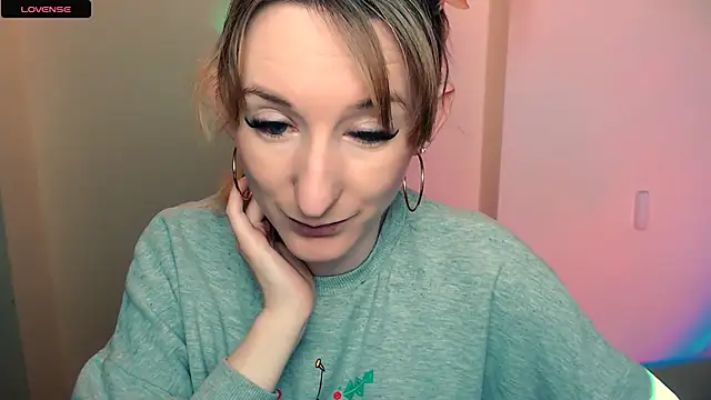 Snapshot of AmandaSell chatting on 18, 10, 2025 AmandaSell online show from 18, 10, 2025