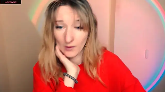 Snapshot of AmandaSell chatting on 23, 11, 2025 AmandaSell online show from 23, 11, 2025