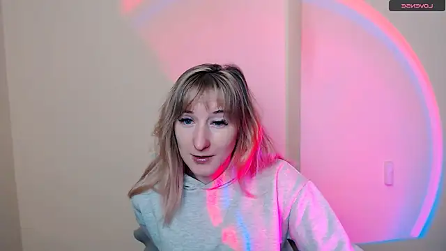 Snapshot of AmandaSell chatting on 14, 4, 2026 AmandaSell online show from 14, 4, 2026