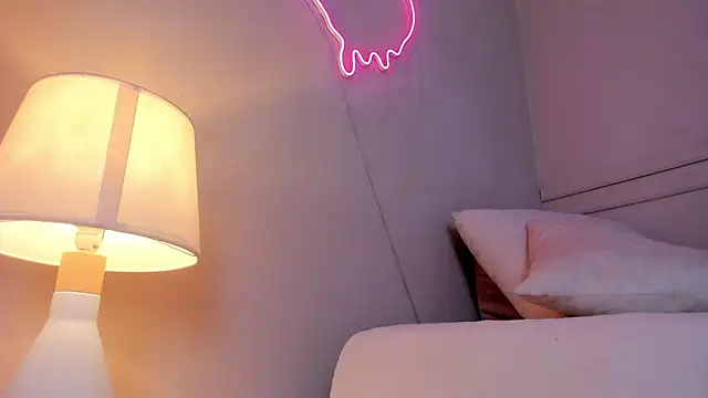 Ashley glow online show from 18, 2, 2025