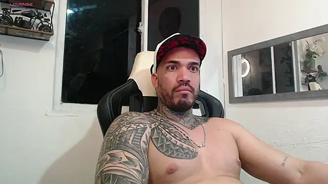 Snapshot of Angel_sex_latin chatting on 18, 12, 2024 Angel sex latin online show from 18, 12, 2024