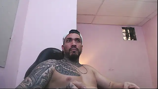 Snapshot of Angel_sex_latin chatting on 22, 12, 2024 Angel sex latin online show from 22, 12, 2024