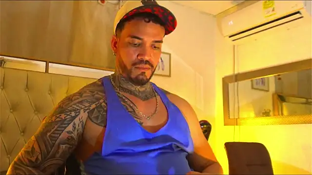 Snapshot of Angel_sex_latin chatting on 25, 12, 2024 Angel sex latin online show from 25, 12, 2024