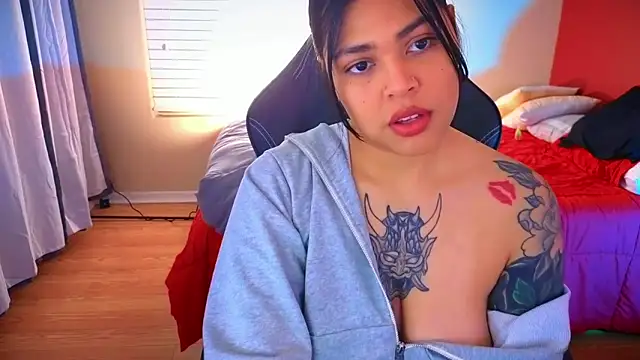 Snapshot of miacanela_xo chatting on 12, 1, 2025 miacanela xo online show from 12, 1, 2025