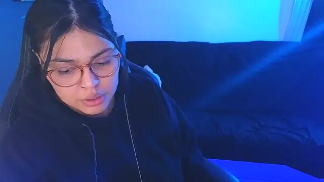 miacanela xo online show from 25, 9, 2025