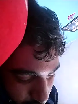 Snapshot of SweetFatBoy chatting on 5, 4, 2026 SweetFatBoy online show from 5, 4, 2026