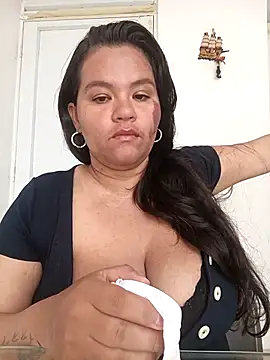 Julieta-tits online show from 15, 5, 2026