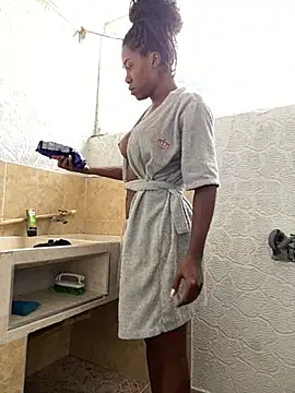 sweetsarabig22cm online show from 12, 2, 2025