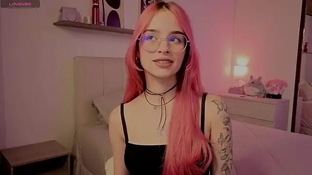 Roxxy mora online show from 2, 12, 2025