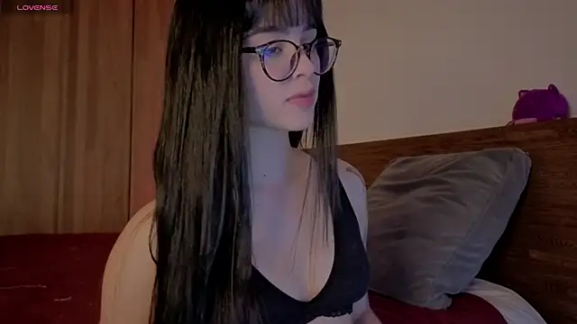 Snapshot of Roxxy_mora chatting on 28, 6, 2026 Roxxy mora online show from 28, 6, 2026