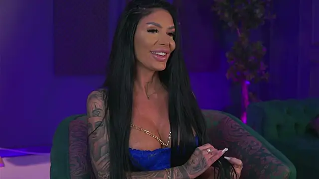 RaquelleVon online show from 12, 12, 2024