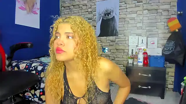 Snapshot of sofiacastillo01 chatting on 7, 3, 2025 sofiacastillo01 online show from 7, 3, 2025