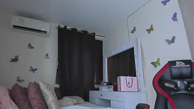 sofiacastillo01 online show from 4, 10, 2025